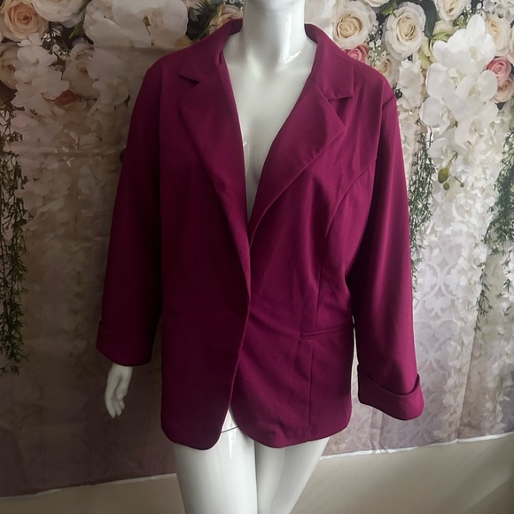 26- Raspberry Roll cuff Blazer - Picture 6 of 12
